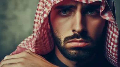 الصبر على المكارِهِ وتحمُّلُ الشدائدِ طريقُ الفوزِ والنجاحِ والسعادةِ